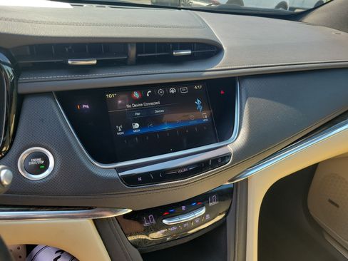 Used 2019 Cadillac XT5 Premium Luxury FWD image 30