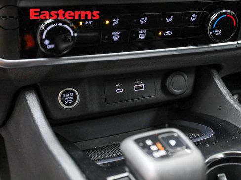 Used 2023 Nissan Rogue S image 29