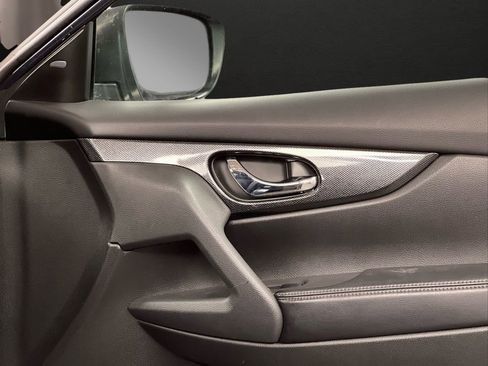 Used 2016 Nissan Rogue SL w/ SL Premium Package image 35