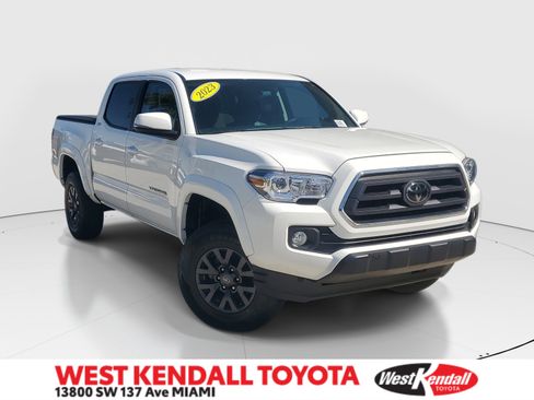 Used 2023 Toyota Tacoma SR5 AWD/4WD image 1