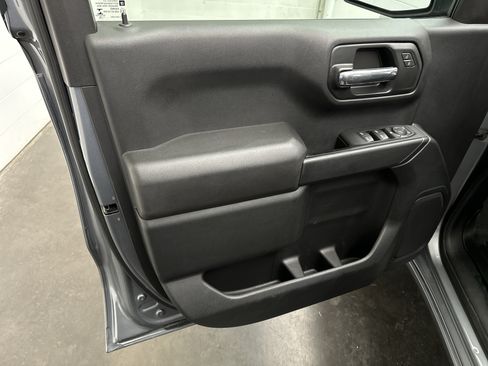 Used 2019 Chevrolet Silverado 1500 Custom Trail Boss w/ Custom Convenience Package AWD/4WD image 18