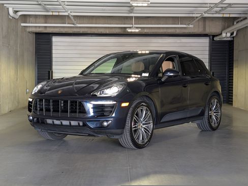 Certified 2018 Porsche Macan Sport Edition image 1