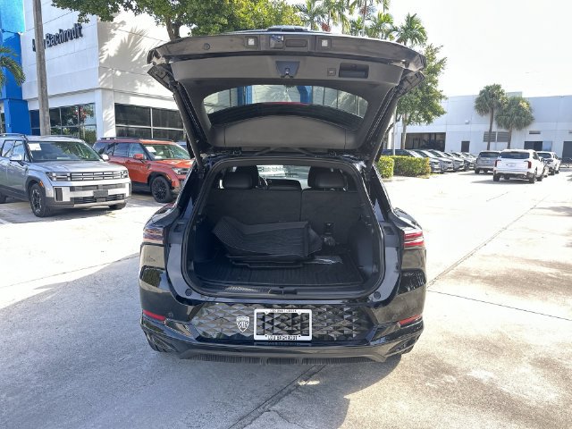 Used 2025 Chevrolet Equinox EV RS FWD image 28
