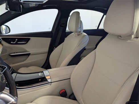 Used 2023 Mercedes-Benz C 300 Sedan image 11