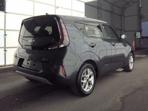 Used 2023 Kia Soul LX w/ Option Group 015 FWD image 4