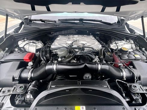 Used 2024 Jaguar F-PACE SVR image 9