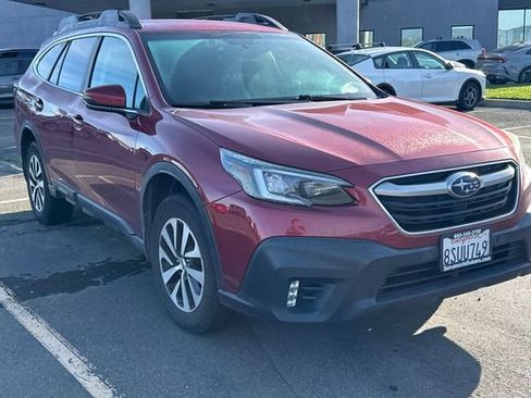 Used 2020 Subaru Outback Premium image 2