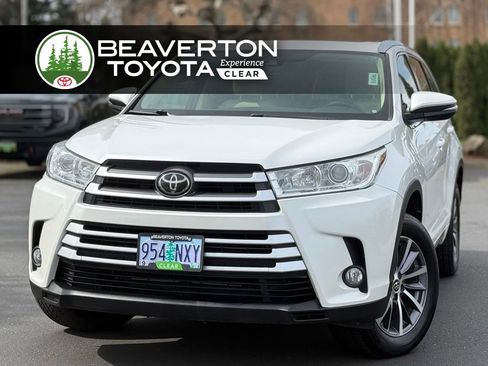 Used 2018 Toyota Highlander XLE image 1