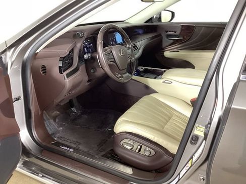 Used 2019 Lexus LS 500 AWD w/ Interior Upgrade Package image 32