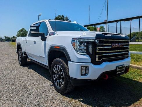 Used 2023 GMC Sierra 2500 AT4 w/ AT4 Premium Plus Package AWD/4WD image 3