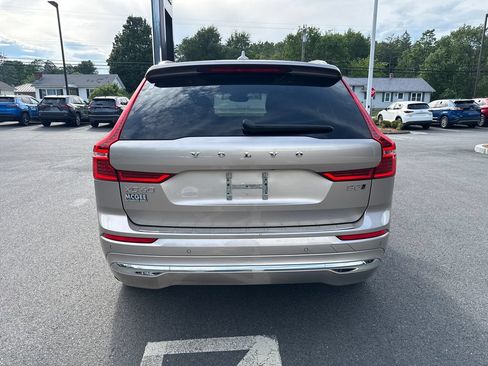 Used 2023 Volvo XC60 B5 Plus w/ Climate Package AWD/4WD image 4