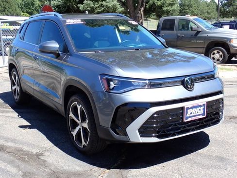 Used 2025 Volkswagen Taos SEL AWD/4WD image 6