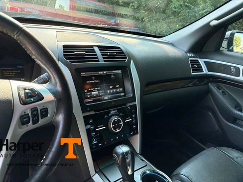 Used 2015 Ford Explorer Limited w/ Equipment Group 301A AWD/4WD image 15