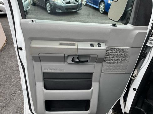 Used 2013 Ford E-250 and Econoline 250 w/ Commercial Cargo Van Pkg image 21