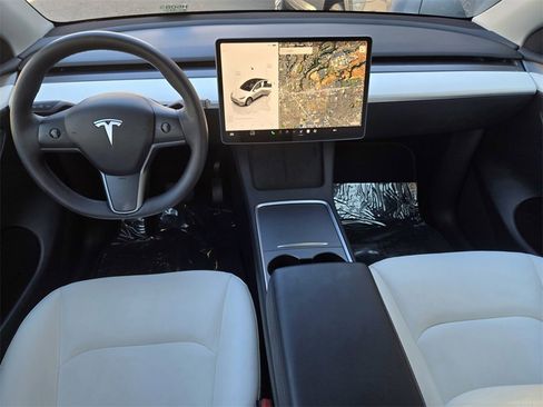 Used 2023 Tesla Model Y Long Range image 14