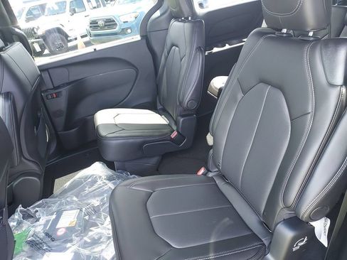 New 2027 Chrysler Pacifica LX FWD image 27