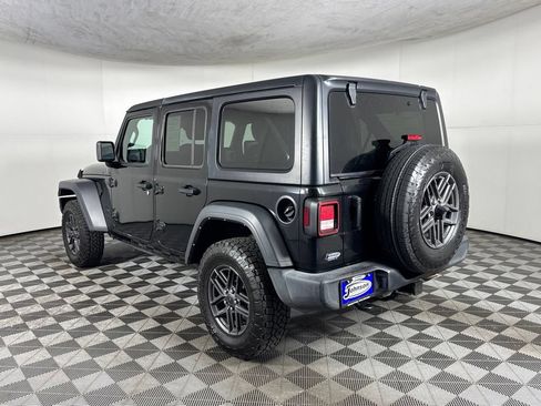 Used 2024 Jeep Wrangler Unlimited Sport AWD/4WD image 7