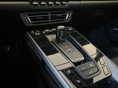 Used 2022 Porsche 911 Carrera image 21