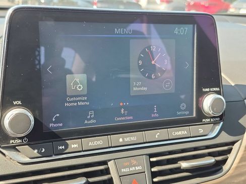 Used 2025 Nissan Altima 2.5 SV AWD/4WD image 17