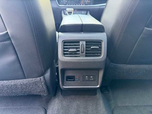 Used 2022 Nissan Rogue SL w/ SL Premium Package image 13