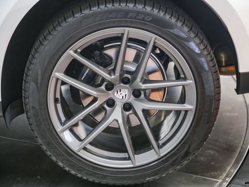 Certified 2025 Porsche Macan Turbo AWD/4WD image 14