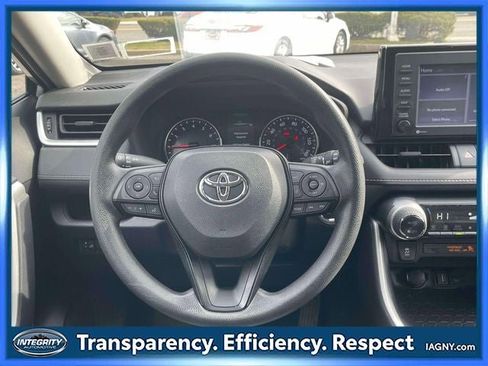 Used 2022 Toyota RAV4 XLE w/ Carpet Mat Package (TMS) image 14