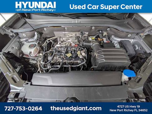 Used 2024 Volkswagen Atlas SEL Premium R-Line AWD/4WD image 17