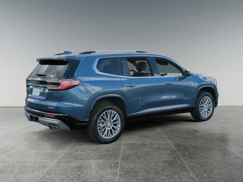 Used 2025 GMC Acadia Denali image 5