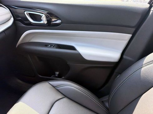 New 2026 Jeep Compass Limited AWD/4WD image 17