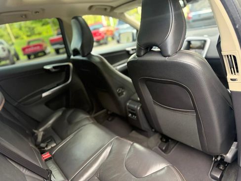 Used 2012 Volvo XC60 T6 AWD/4WD image 19