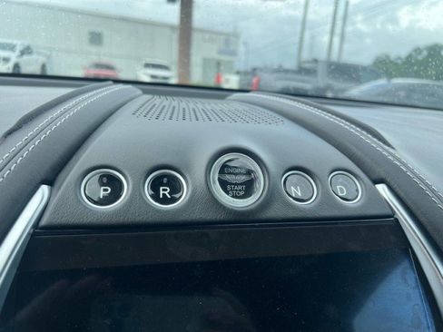 Used 2021 Aston Martin DBX AWD/4WD image 21