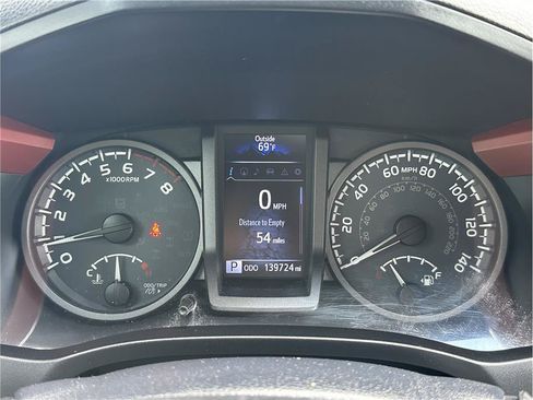 Used 2016 Toyota Tacoma TRD Off-Road AWD/4WD image 20