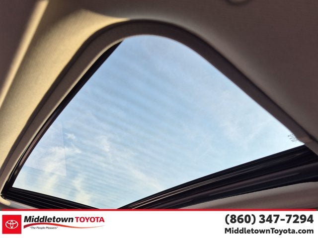 Used 2026 Toyota Sienna XLE FWD image 28