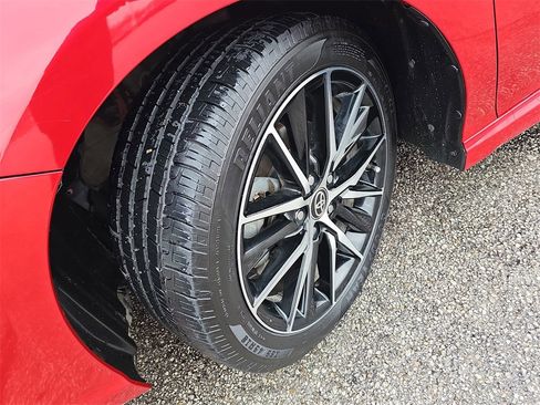 Used 2021 Toyota Camry SE image 30