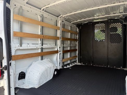 Used 2025 RAM ProMaster 2500 w/ U-Haul Equipment Group FWD image 30