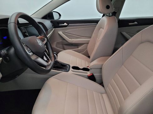 Used 2023 Volkswagen Jetta SE FWD image 17