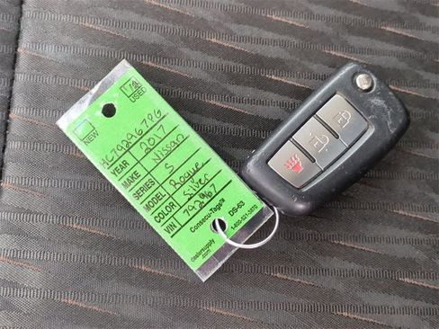 Used 2017 Nissan Rogue S image 31