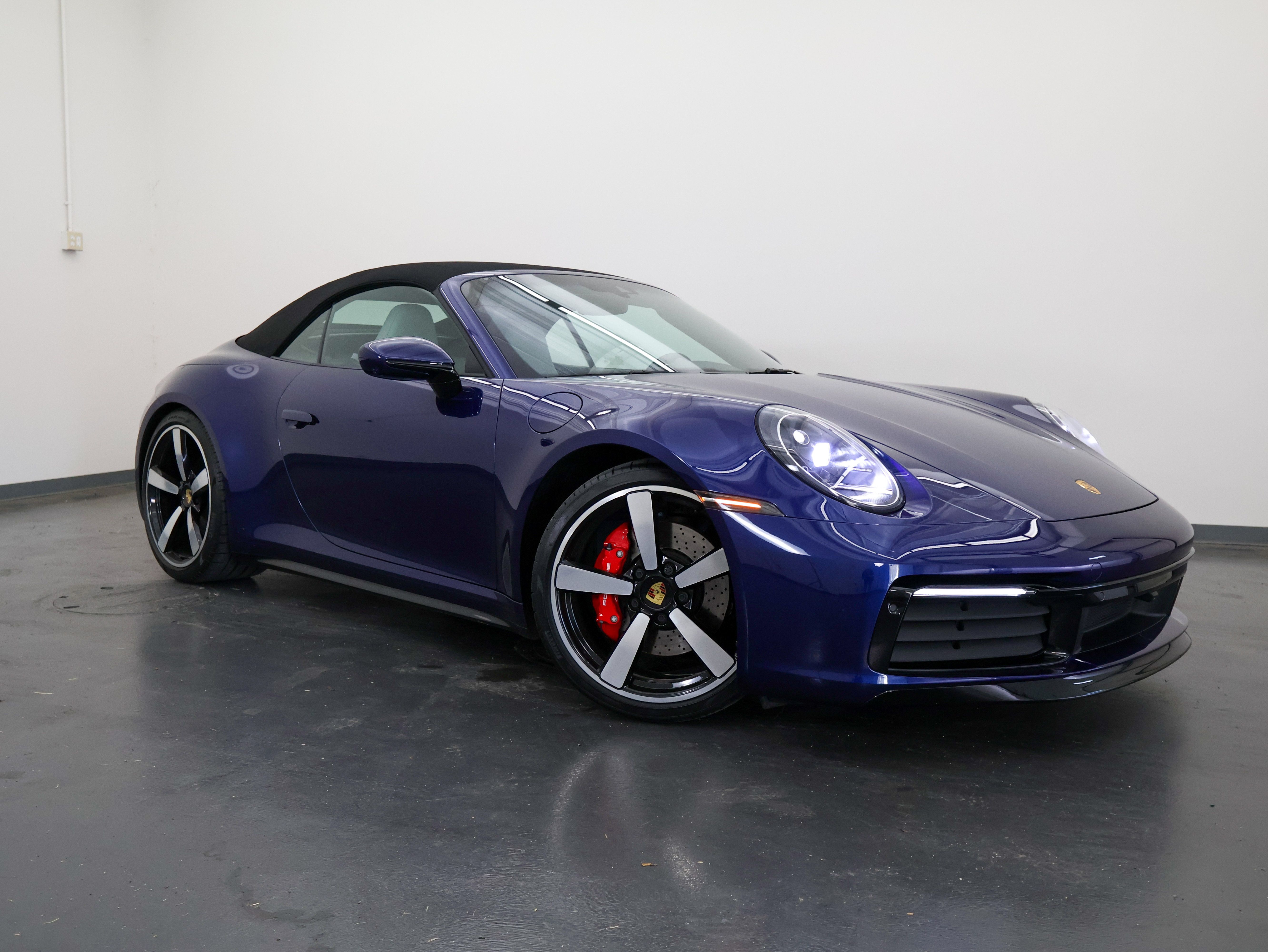 Used 2024 Porsche 911 Carrera 4S AWD/4WD image 2