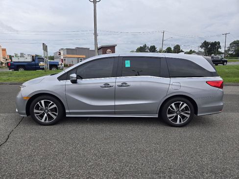 Used 2023 Honda Odyssey Touring image 4