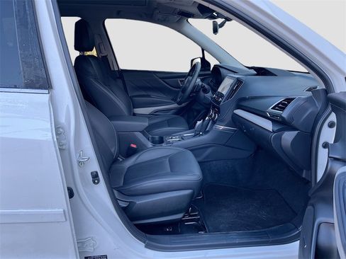 Used 2024 Subaru Forester Limited image 31