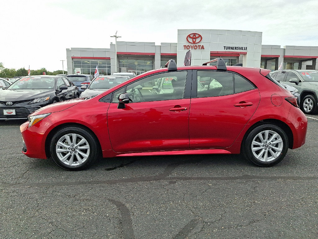 Used 2027 Toyota Corolla SE FWD image 7