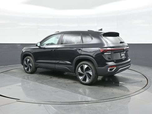 New 2026 Volkswagen Taos SE AWD/4WD image 5