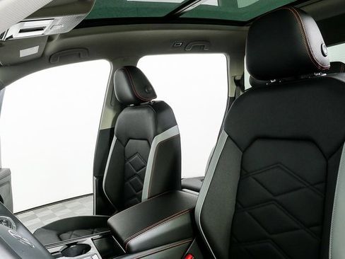 Certified 2025 Volkswagen Atlas Peak Edition SE image 7