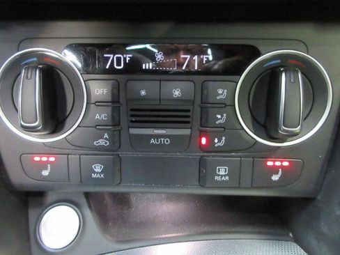 Used 2016 Audi Q3 2.0T Prestige AWD/4WD image 24