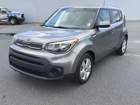 Used 2018 Kia Soul FWD image 3