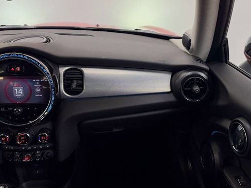 Used 2022 MINI Cooper 2-Door Hardtop w/ Premium Package image 38