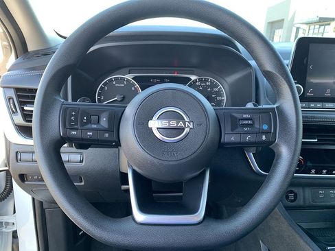 Used 2024 Nissan Rogue SV AWD/4WD image 17