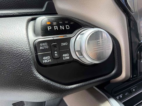 Used 2019 RAM 1500 Laramie AWD/4WD image 18