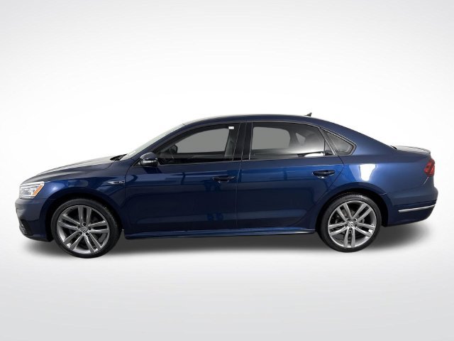 Used 2018 Volkswagen Passat 2.0T R-Line w/ R-Line Lighting Package FWD image 29