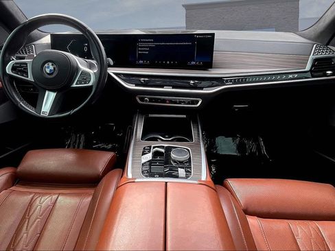 Used 2024 BMW X7 xDrive40i w/ M Sport Package AWD/4WD image 7